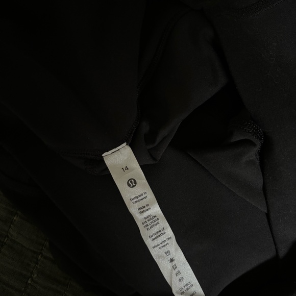 Lululemon align biker shorts - Picture 2 of 2